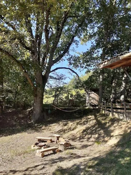 Cosy Cabane Montbrun-Bocage