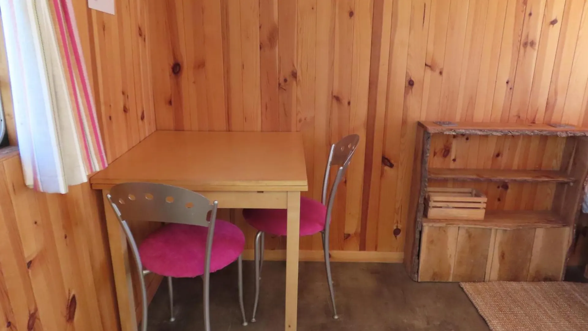 Hébergement de vacances Cosy Cabane Montbrun-Bocage
