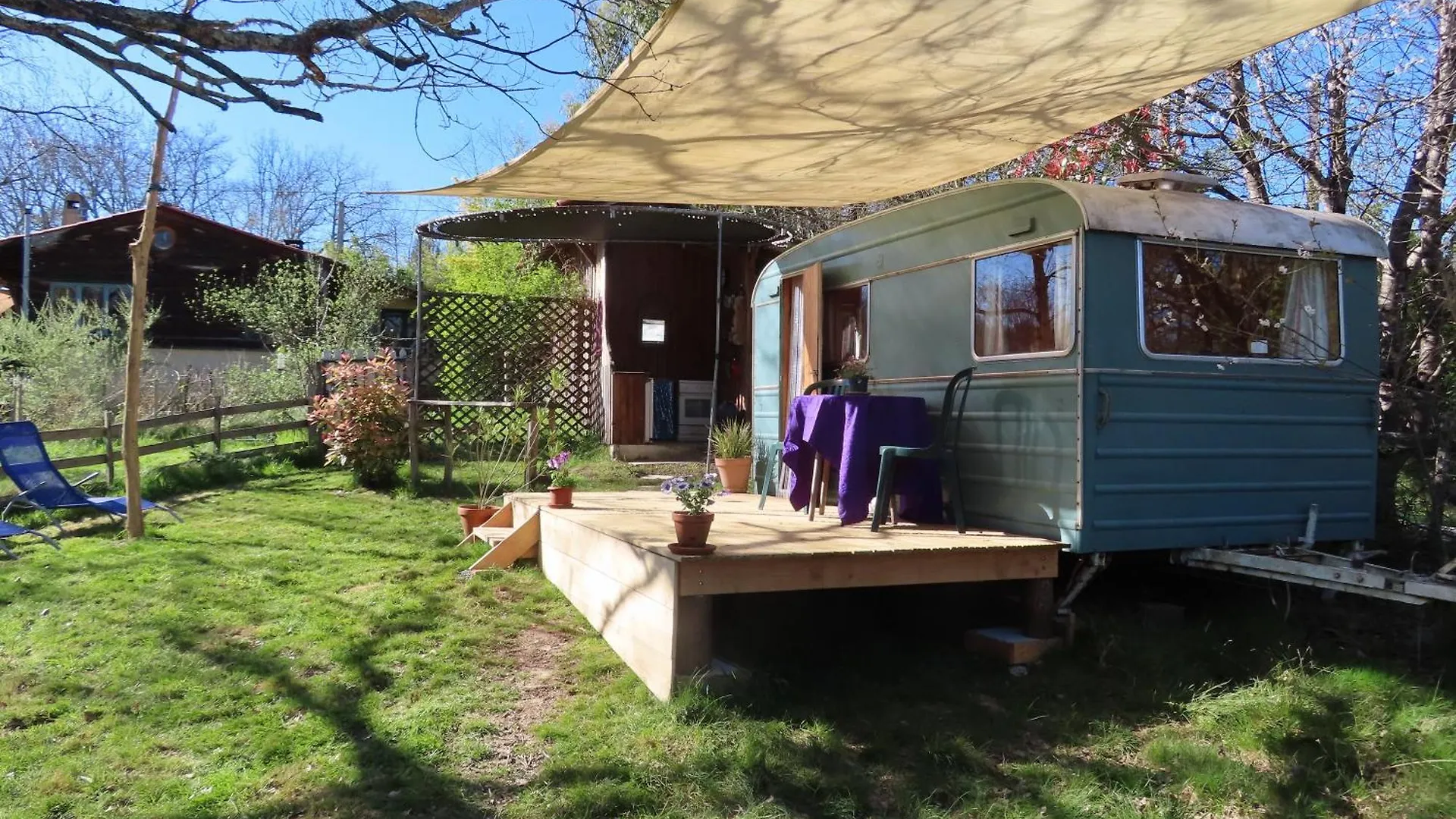 Cosy Cabane Montbrun-Bocage France