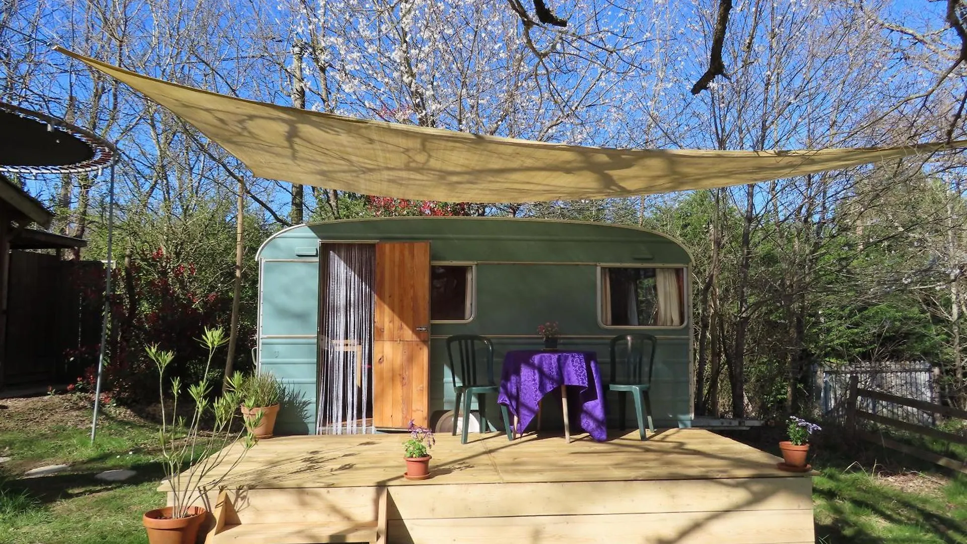 Cosy Cabane Montbrun-Bocage 0*,  France